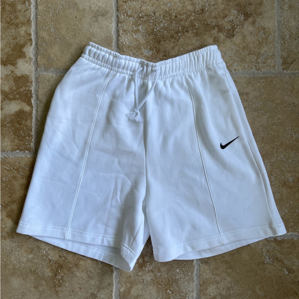 Women Nike White Shorts Size Small